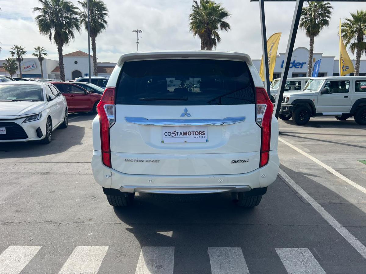 Mitsubishi Montero Sport — foto 4 de 4