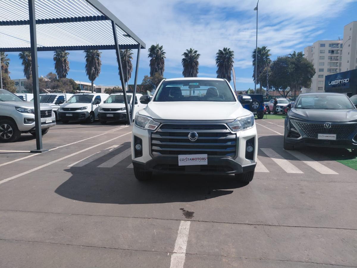 SsangYong Musso Grand — foto 2 de 4