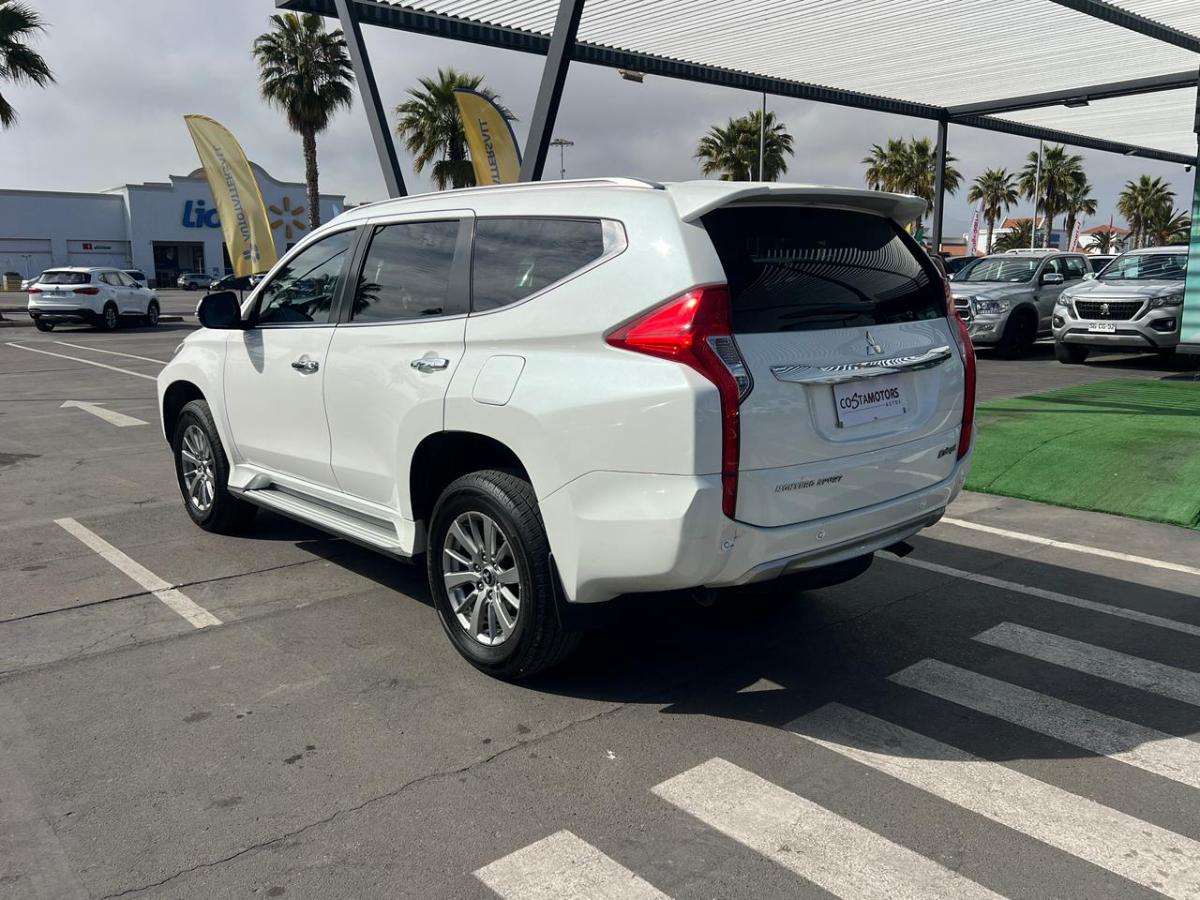 Mitsubishi Montero Sport — foto 3 de 4